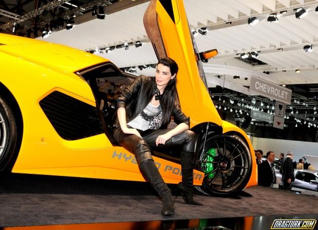 2010 Geneva Motor Show Babes